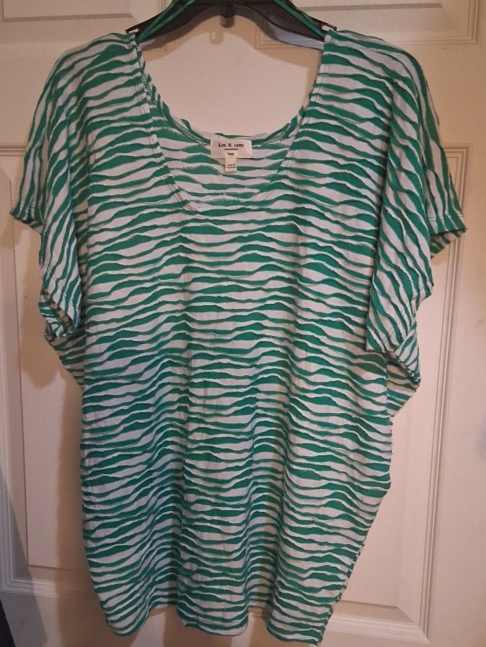 Kim & Cami Women's Large Green White Zebra‎ Striped Textured Shirt Blouse Large